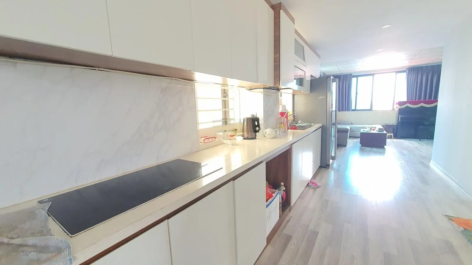 Cần Bán nhà phố Vương Thừa Vũ 75m 9Tg MT 5,0m chỉ 20 tỷ ô tô kinh doanh thang máy full nội thất.