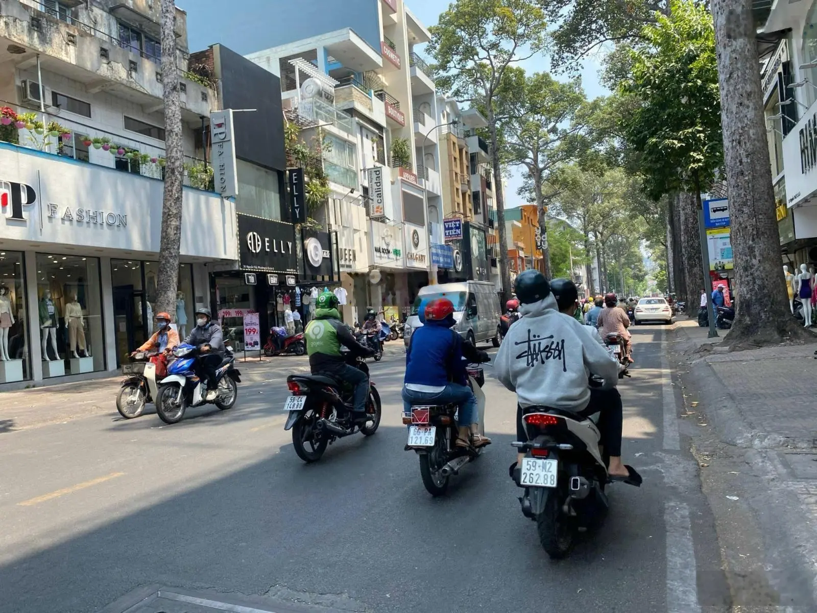 Ngộp Bank Bán nhà mặt tiền đường Lê Văn Sỹ siêu Vị Trí 6x24m KC: 6 Tầng HĐT: 130tr/tháng Giá: 37 tỷ