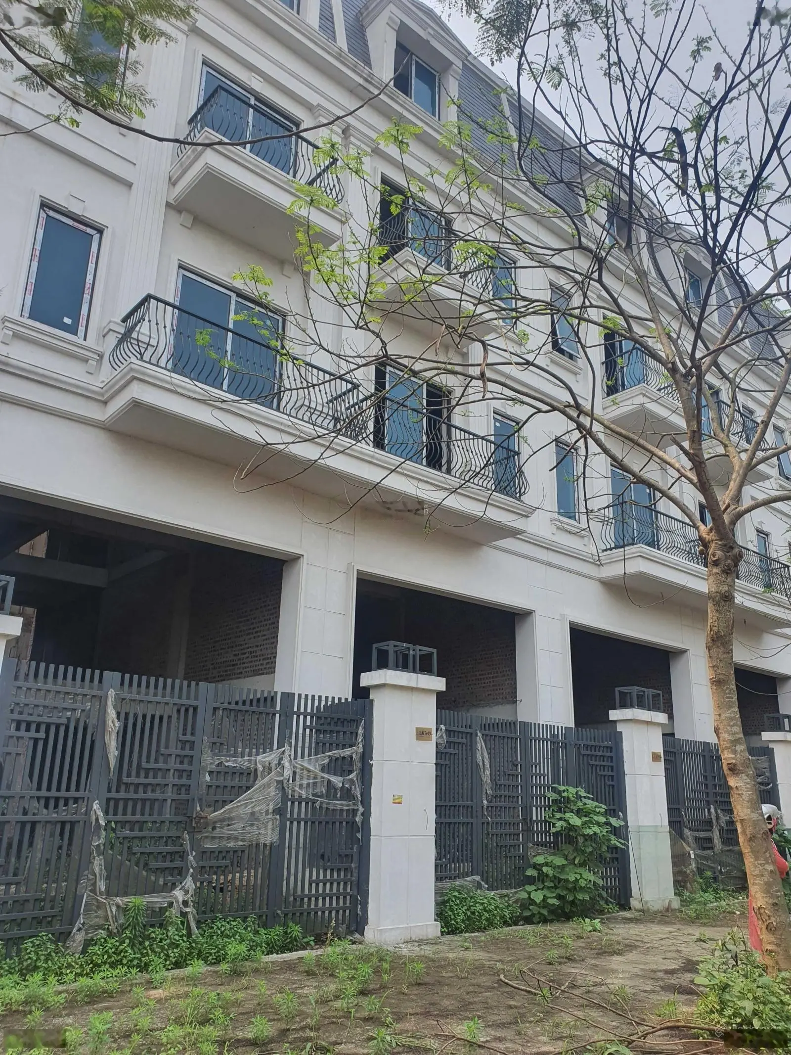 CHÍNH CHỦ BÁN BIỆT THỰ LIỀN KỀ 4.5 TẦNG TẠI KDT HAPPY LAND ĐÔNG ANH GIÁ TỐT NHẤT DỰ ÁN