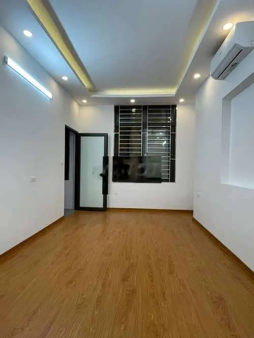 Cực hiếm, bán nhà Kim Mã 30m2, 160m2 5.4 tỷ, 2 thoáng, ngõ to nông.