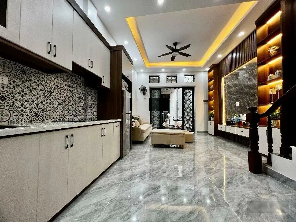 Chính chủ bán gấp nhà Trương Định 38m 3 ngủ 6 tỷ, ô tô đỗ cổng, lô góc, ngõ rộng thoáng, nở hậu