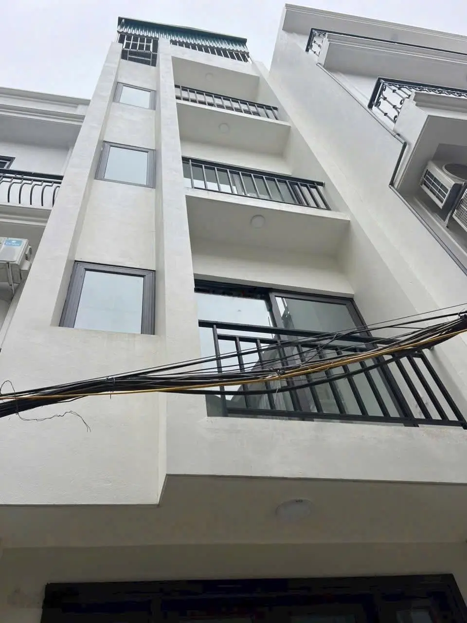 Nhà Phú diễn xây mới tinh 6 tầng thang máy . Oto đỗ cửa