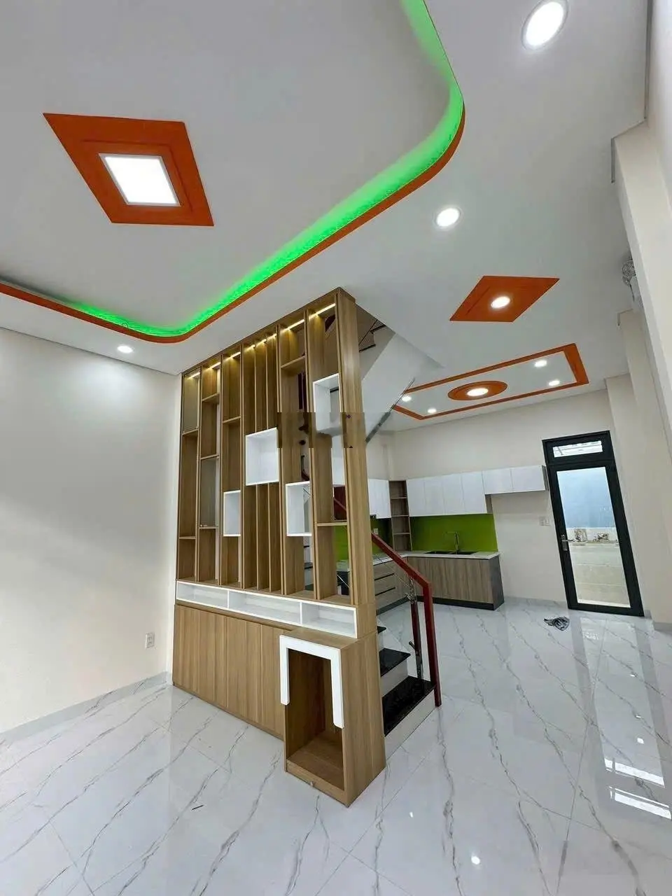 Bán nhà 3 tầng Nguyễn Duy Trinh P. Trường Thạnh Q9