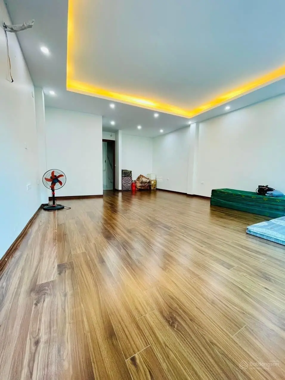 Bán nhà riêng 55m, mặt ngõ hồ tùng mậu, ngõ thông, kinh doanh sầm uất- 6 tầng thang máy mới tinh.