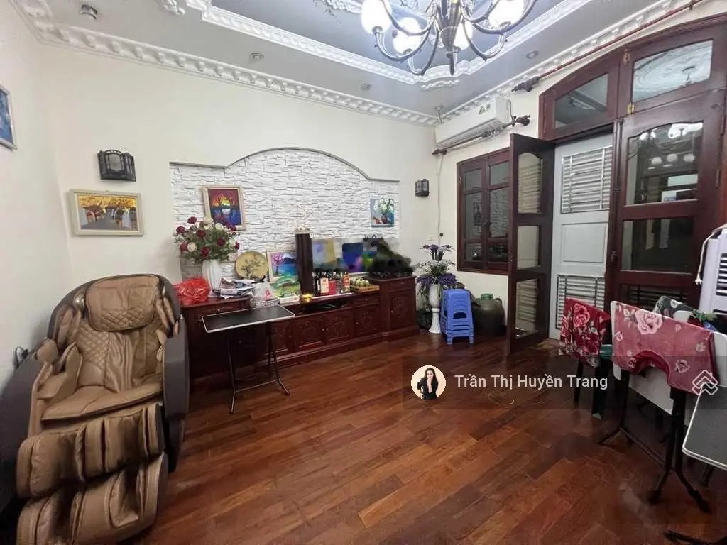 Bán nhà mặt phố Vũ Phạm Hàm, sát Trung Hòa 70m2 mới đẹp 5 tầng thang máy, gara, mặt tiền 5m, 31 tỷ