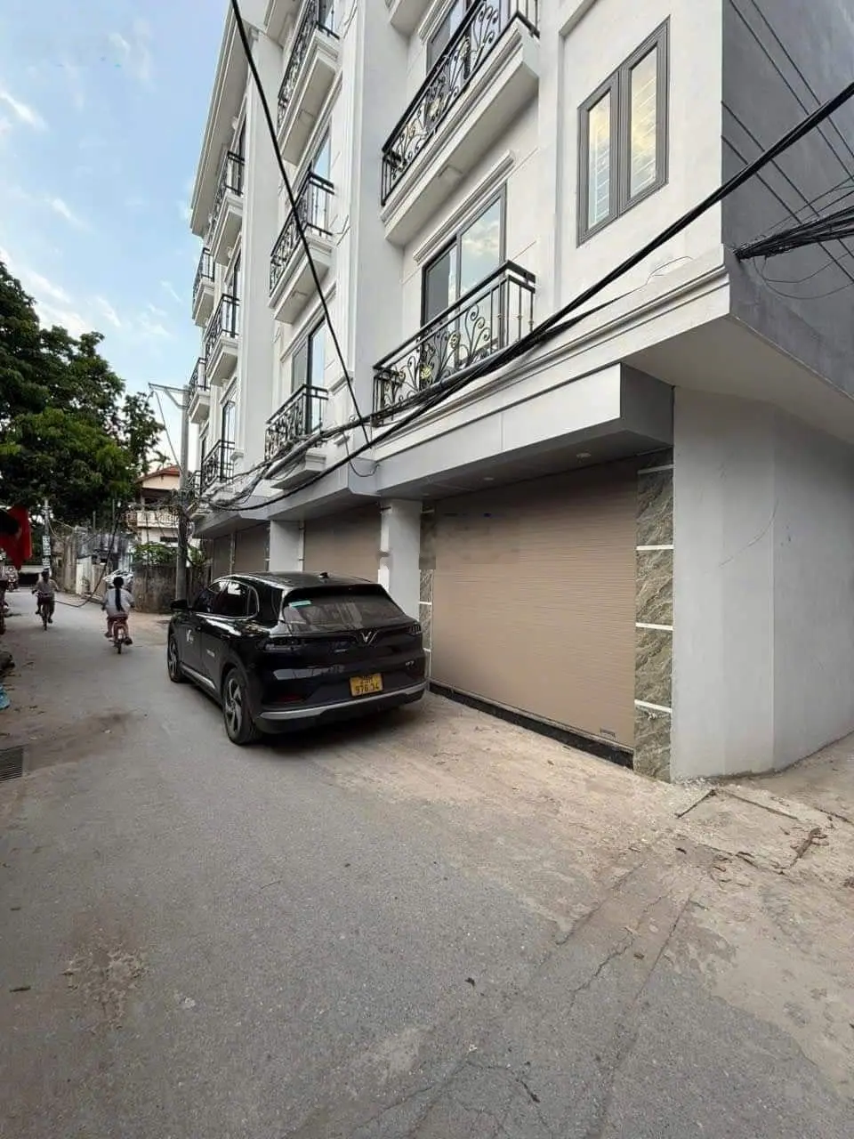 Bán căn 40m2x3T, mặt kinh doanh, gần cầu Đông La, 10 phút ra Penika