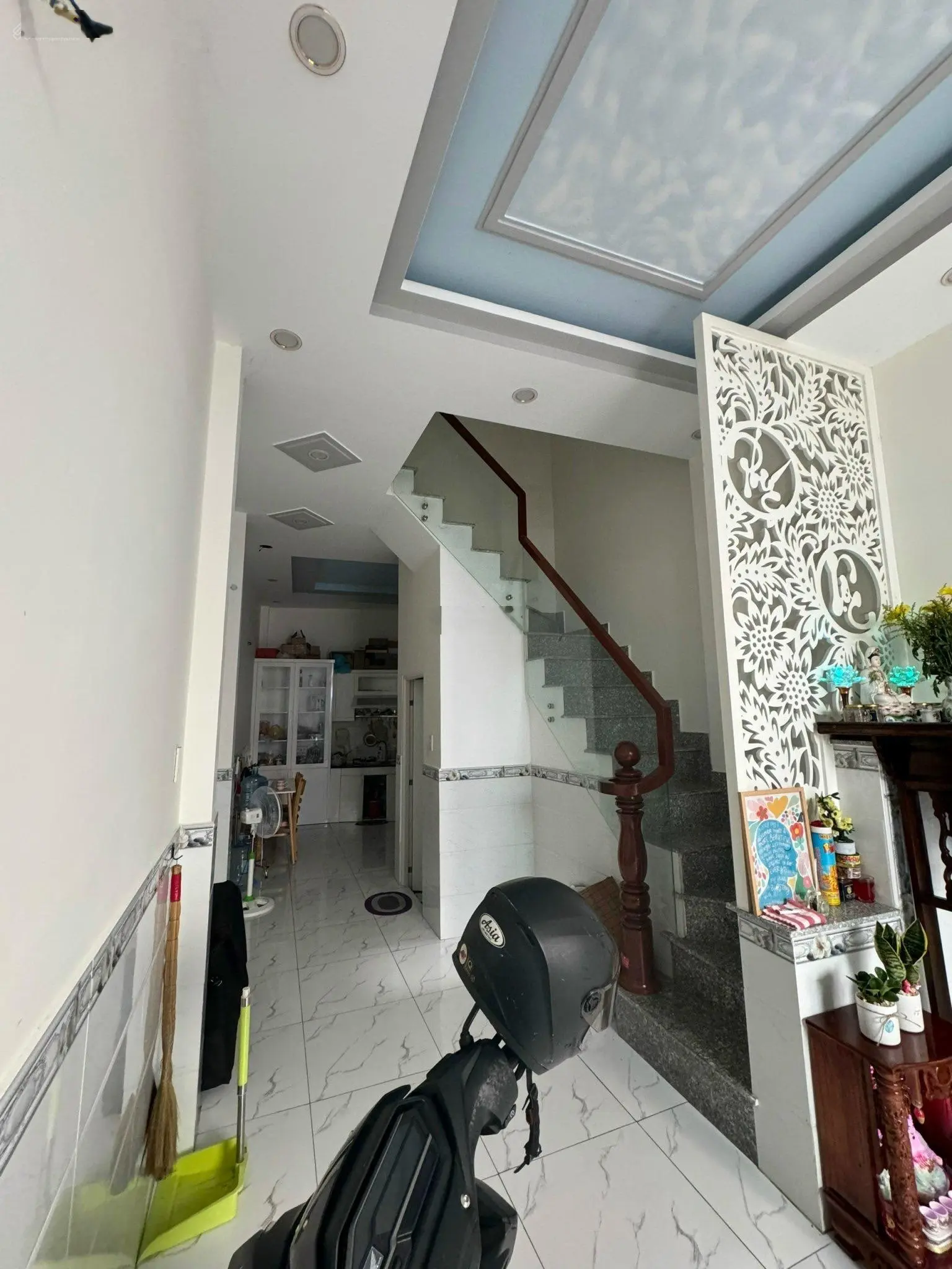 Bán nhà 4 tầng, 5 phòng ngủ Khánh Hội sử dụng ngay