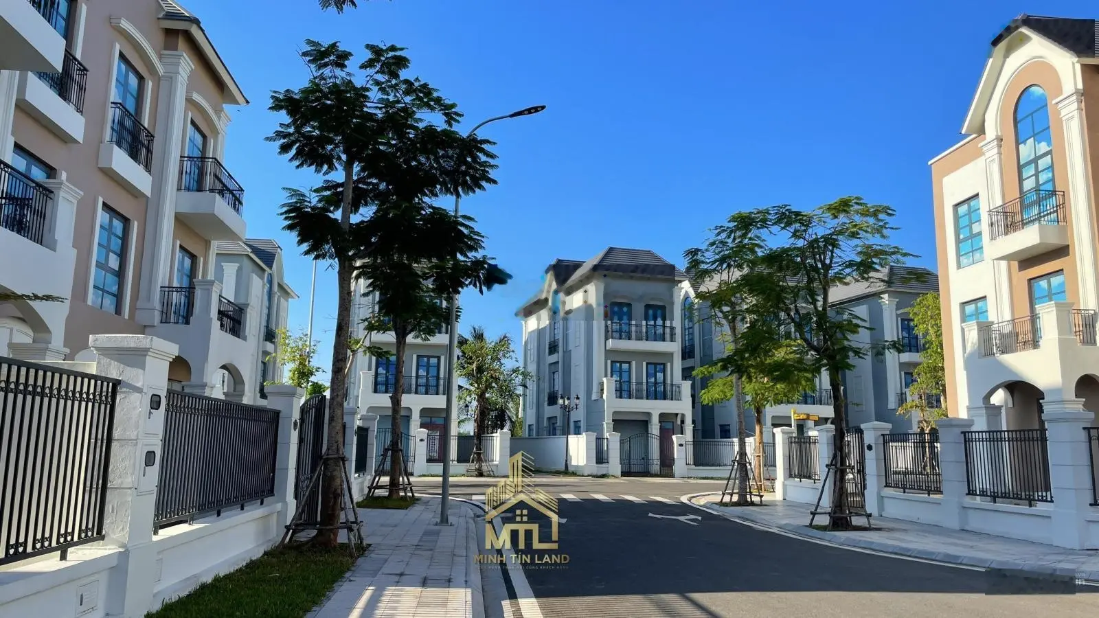 Nhà phố liền kề 96m2 thiết kế 5 tầng tại Vinhomes Grand Park. Liên hệ 0828/030/977 Thiện