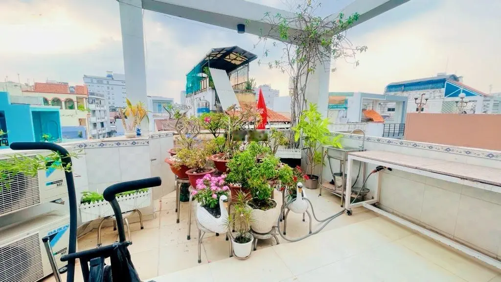 Cc Bán nhà 4 tầng, HXH, oto, Nguyễn Đình Chính, 71m2, 9tỷ TL
