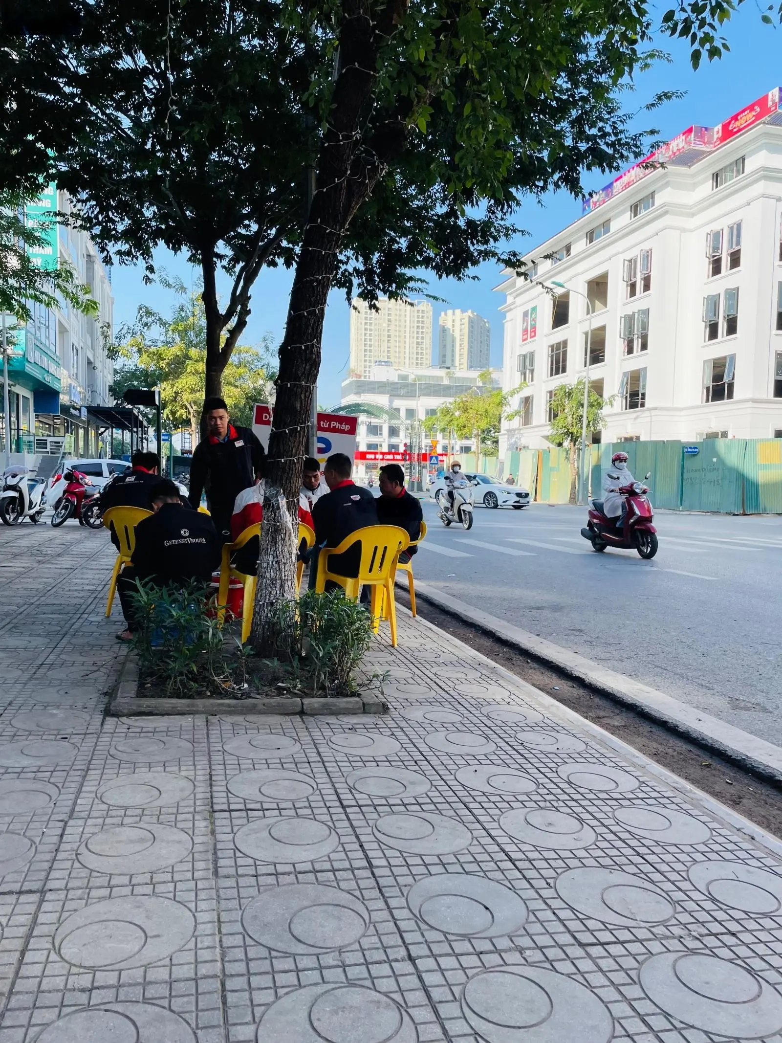 Bán biệt thự khu A Geleximco 240m2 - 12m mặt siêu kinh doanh - sầm uất ngày đêm - 52tỉ