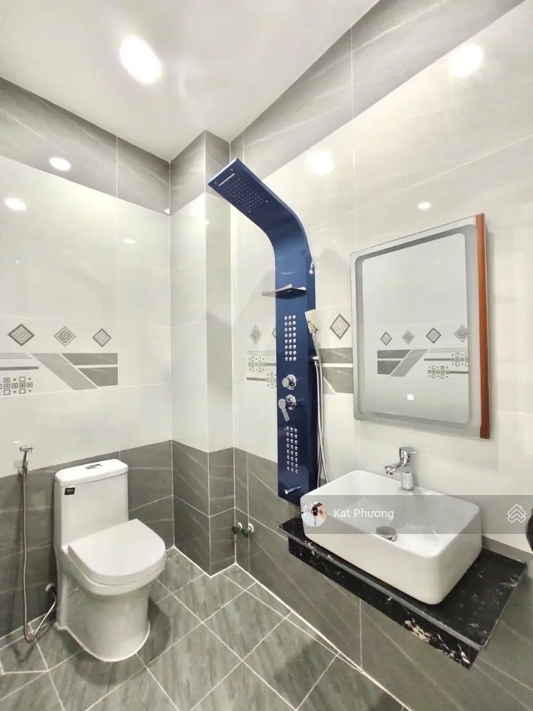 5 tầng 67m2 ngang 4.5m xe hơi ngủ nhà(mới) hẻm 163 Tô Hiến Thành trung tâm Q10 gần chợ thuốc Q10