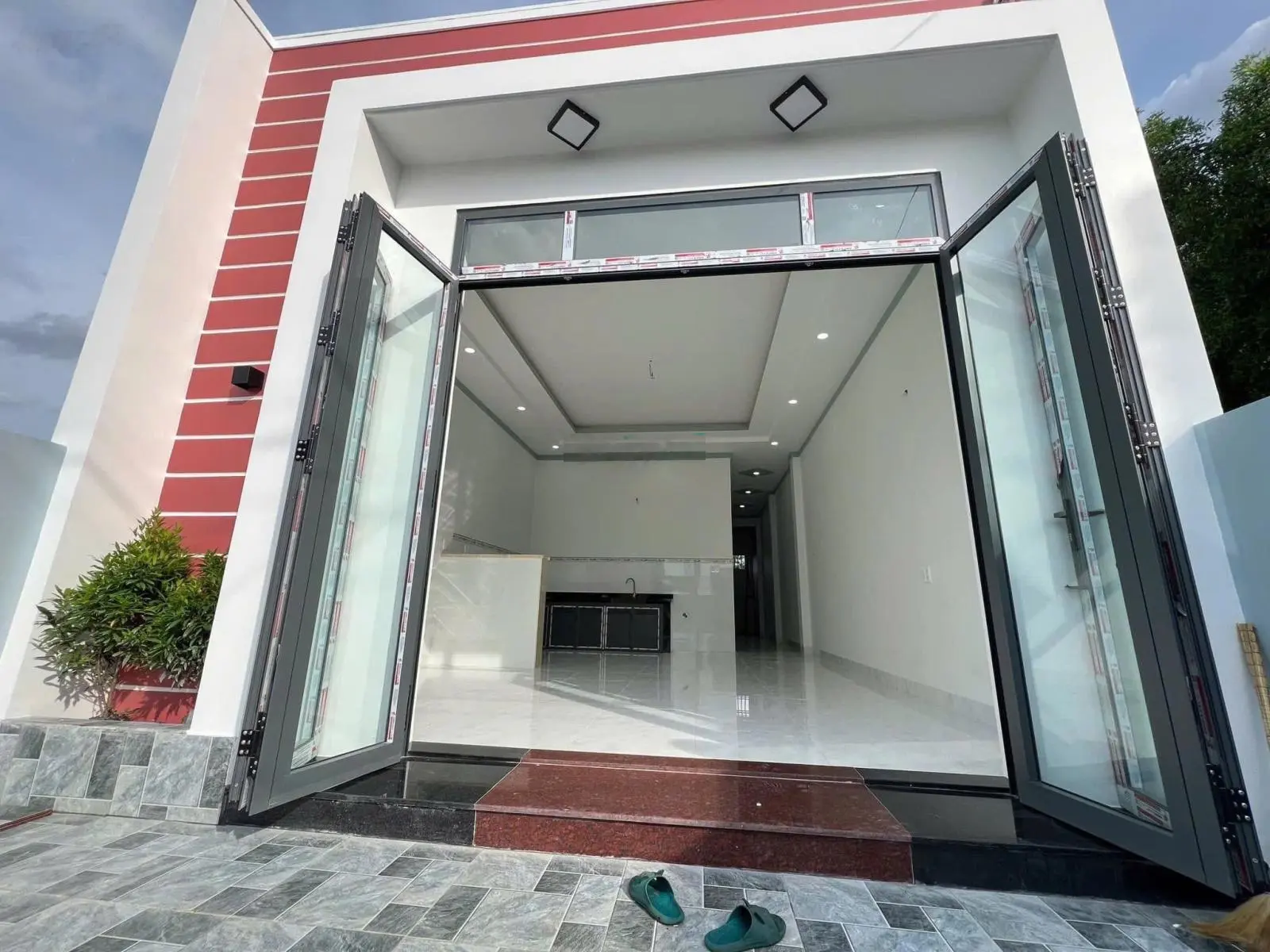 ĐỒNG NAI TRẢNG BOM NHÀ MỚI SỔ THỔ CƯ 100m2 /5x20m chỉ 1,4 tỷ vô ở ngay