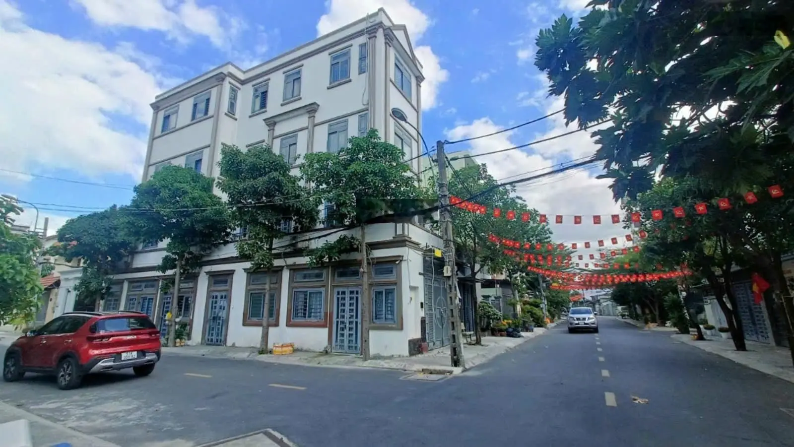 CẦN BÁN CĂN HỘ DỊCH VỤ 4 TẦNG 2 MẶT TIỀN ĐƯỜNG 10M KHU BIỆT THỰ DƯƠNG QUẢNG HÀM GÒ VẤP