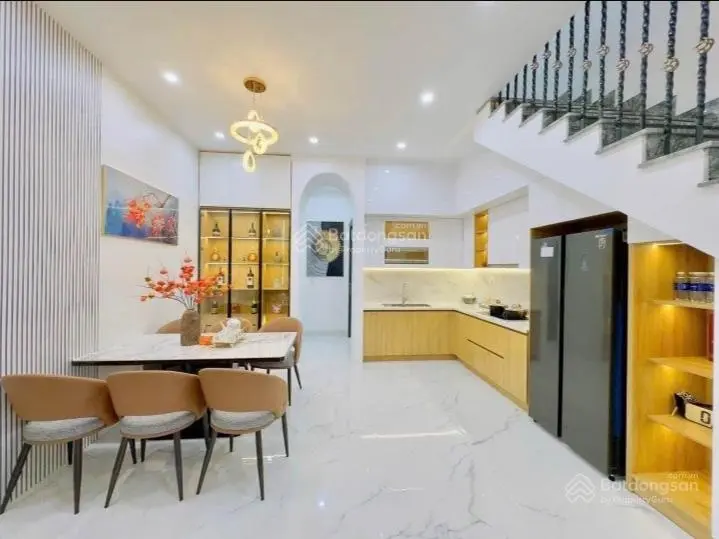 Cần bán gấp căn nhà ngay mặt tiền đường Hoàng Phan Thái - SHR