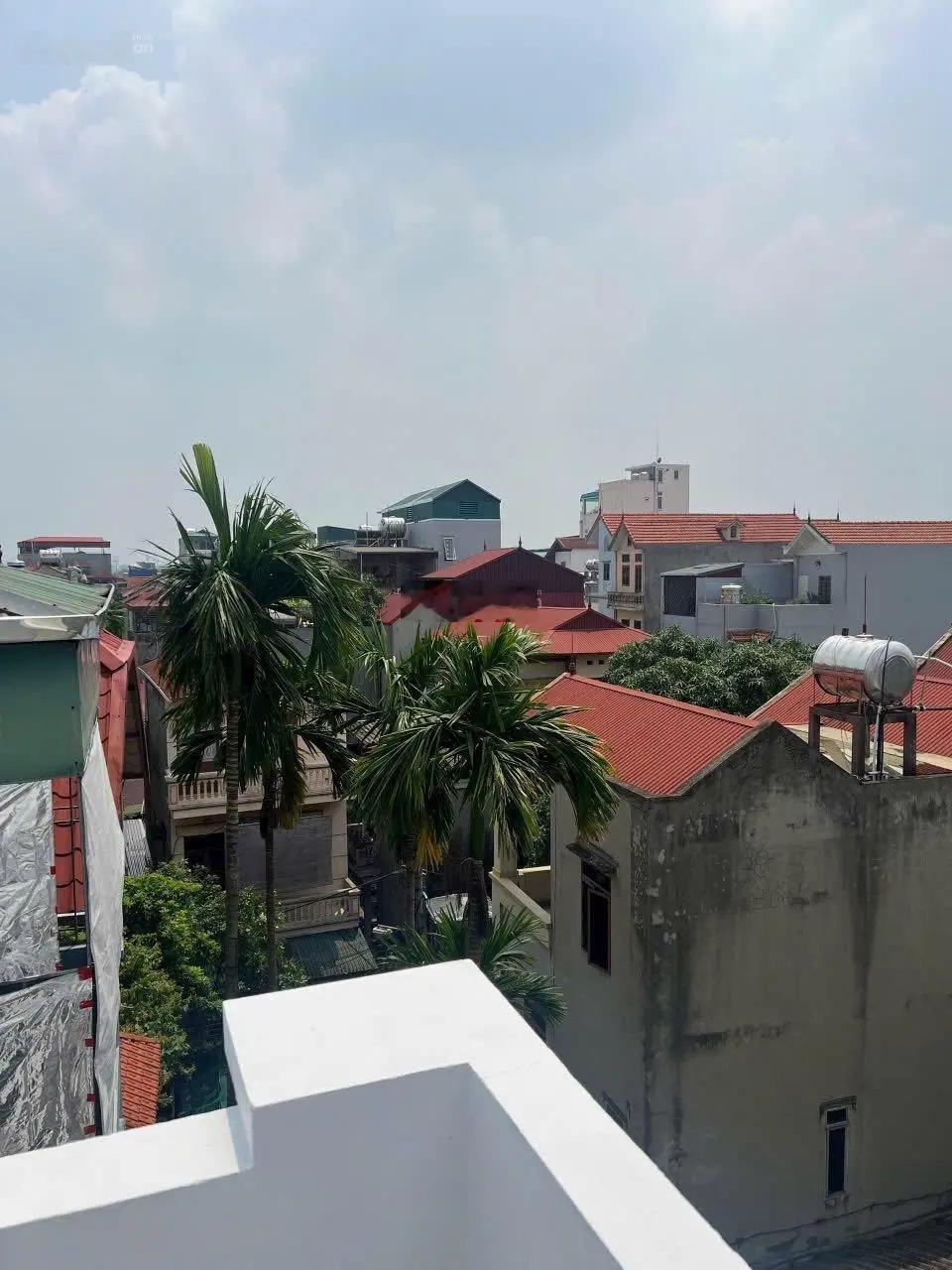 Bán nhà 5 tầng ngay trung tâm Gia Thụy 35m2 mặt tiền và hậu 5.4m Giá có 6.3 tỷ.