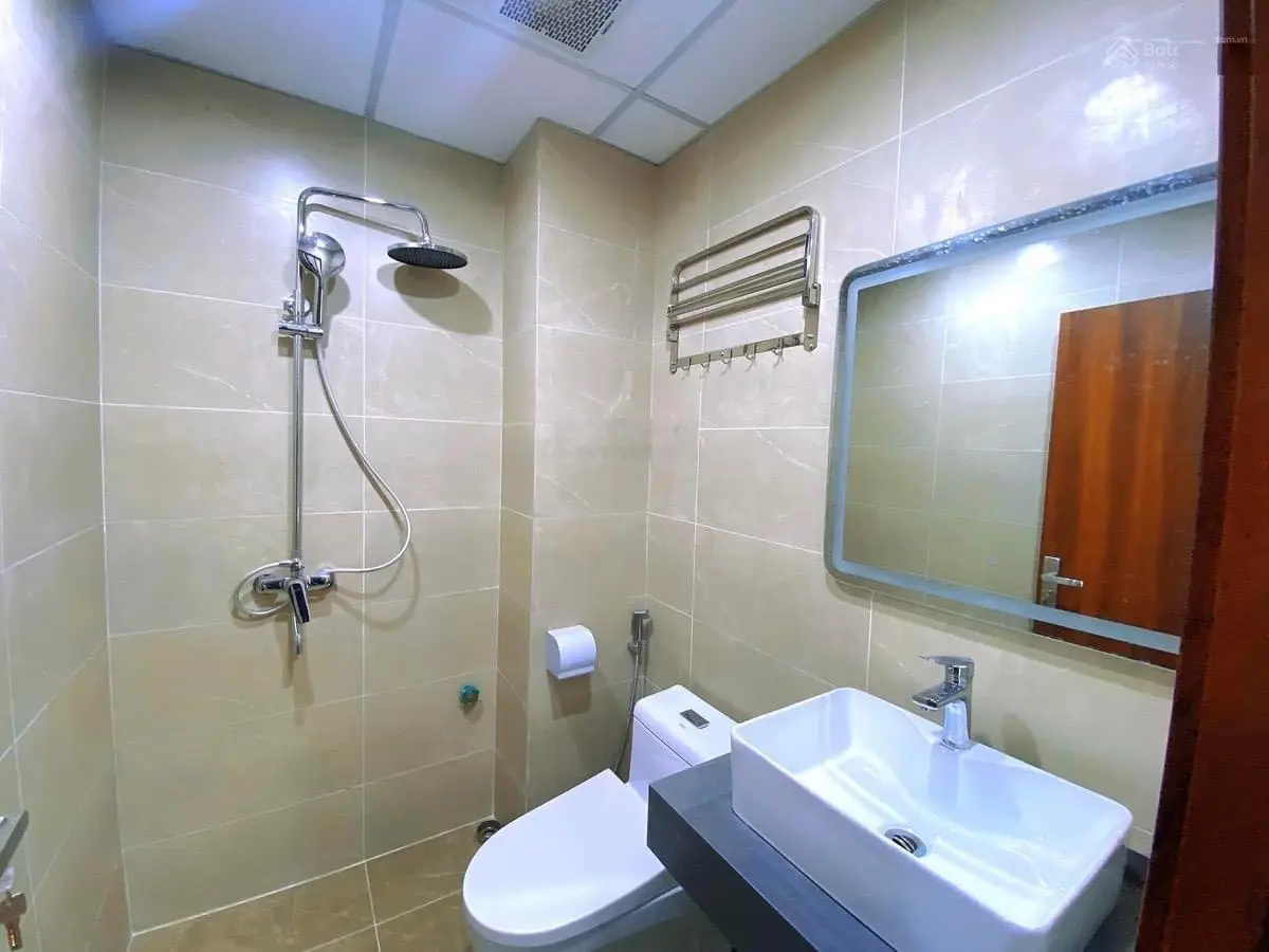 Bán nhà phố Chùa Láng Đống Đa - gara ô tô - 2 thoáng, gần hồ có thang máy 65m2/7T/5m MT nhỉnh 18tỷ