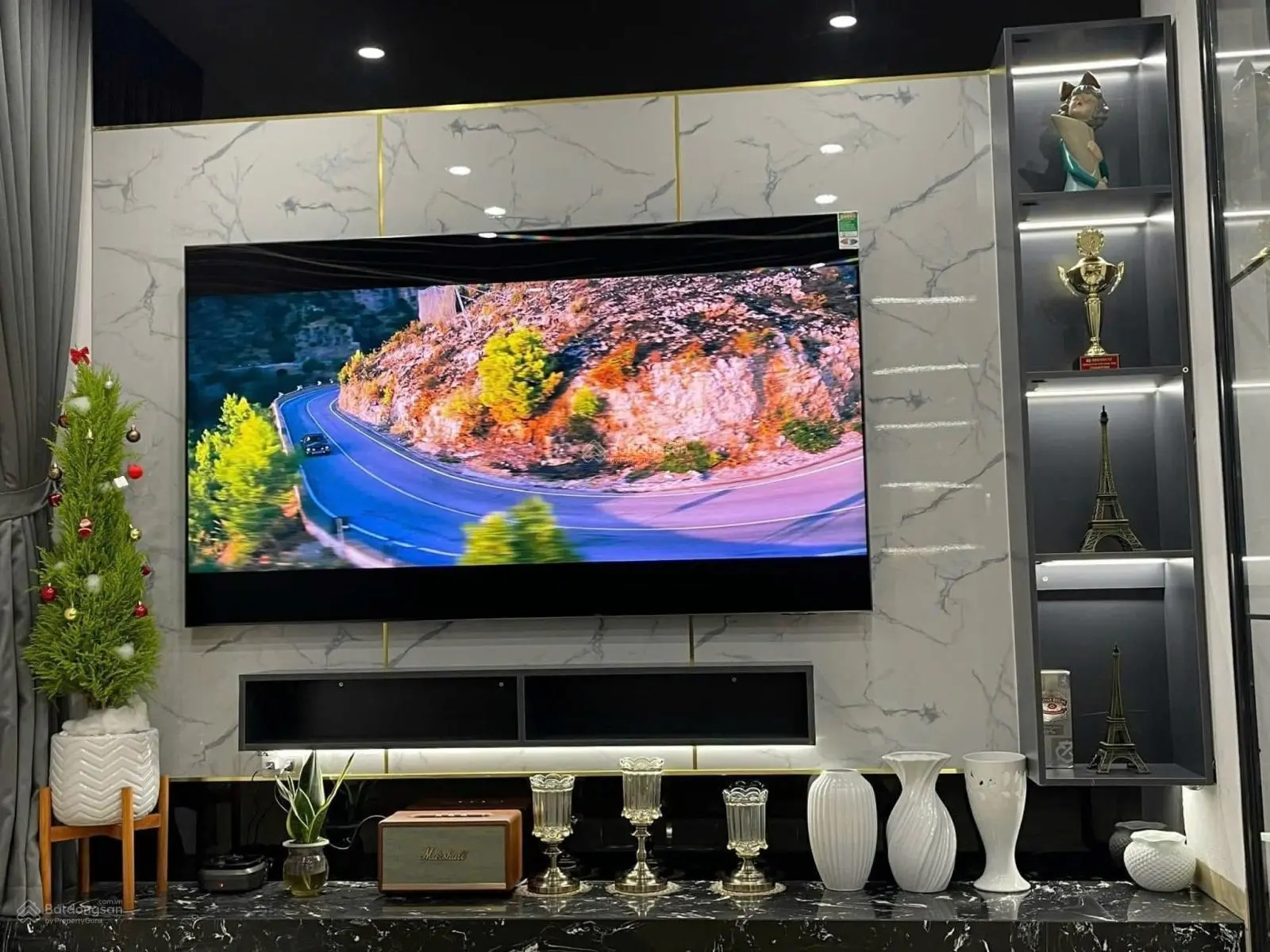 Lê Trọng Tấn-Phân Lô Vip-Xem là muốn ở luôn -OTO -Hiện đại -Duy Nhất -46m x 5 tầng mặt tiền 4m3