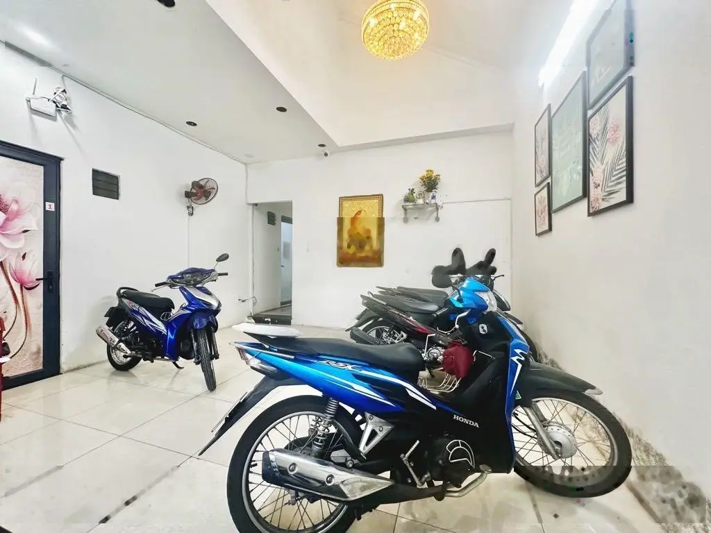 Nhà sát mặt tiền Nguyễn Thái Sơn, 12x14m, 8 phòng dịch vụ, 13.5 tỷ