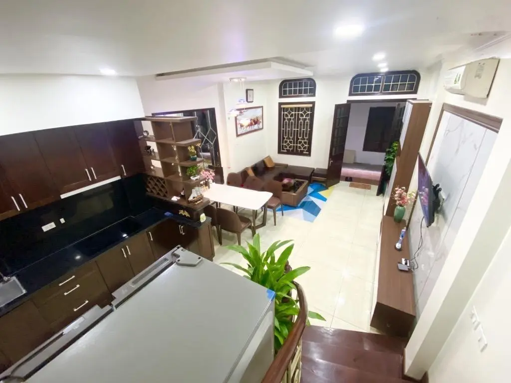 Siêu phẩm - siêu hiếm - nhà đẹp ở luôn - tặng full nội thất xịn xò - 20m ô tô tránh .40m chỉ 9.xt
