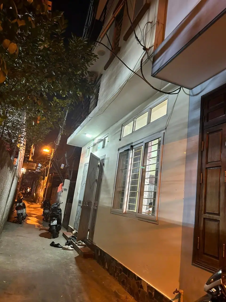 Chính chủ cần bán nhà Ngọc Thụy 3T 1 tum - xây kiên cố, mặt tiền 7m, đất vuông vắn nở hậu - SĐCC