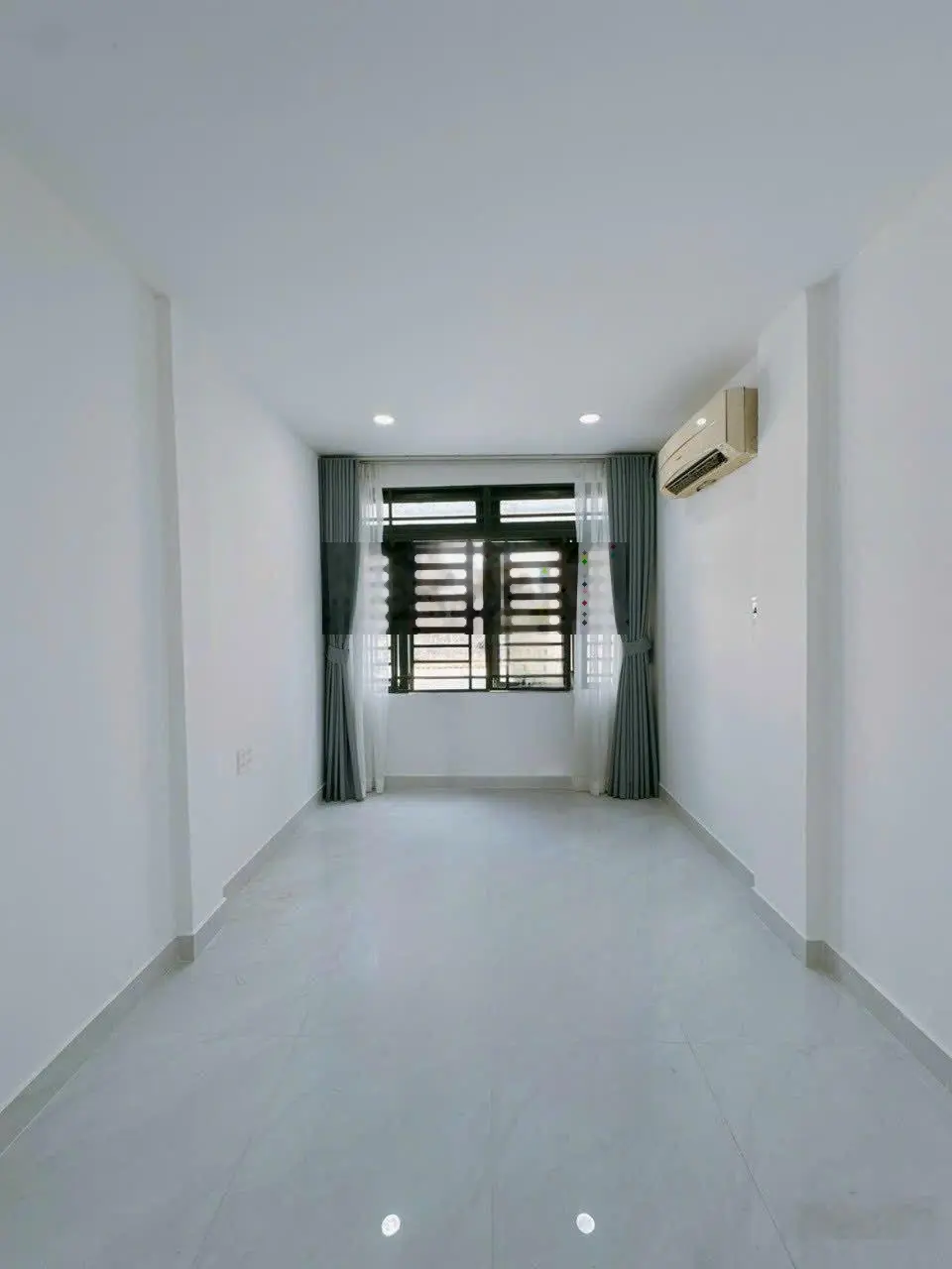 Nhà đẹp siêu rẻ Q4 P6 Bến Vân Đồn