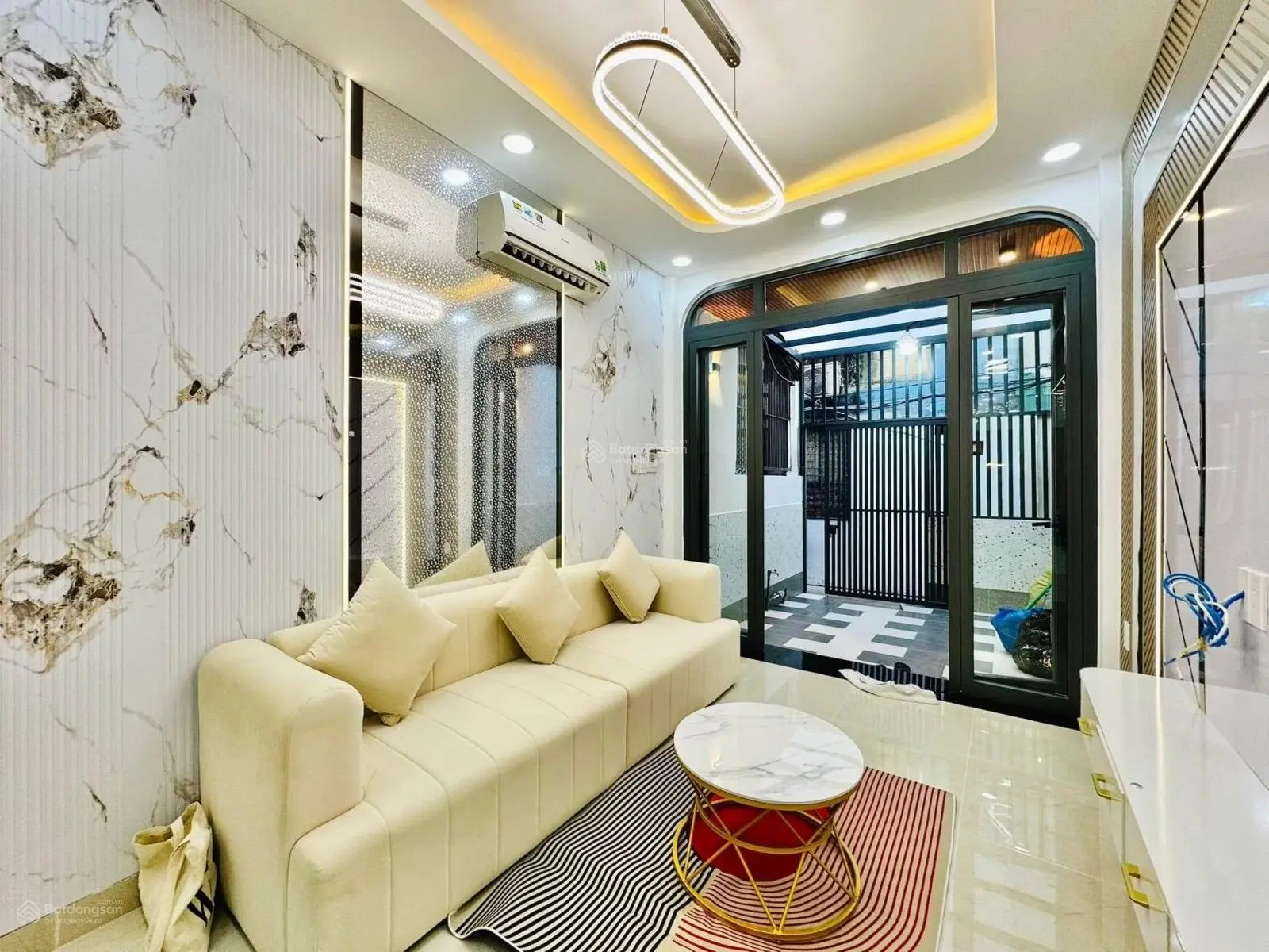 Bán nhà đẹp full nội thất trên đường Lê Văn Duyệt, phường 3, Bình Thạnh.