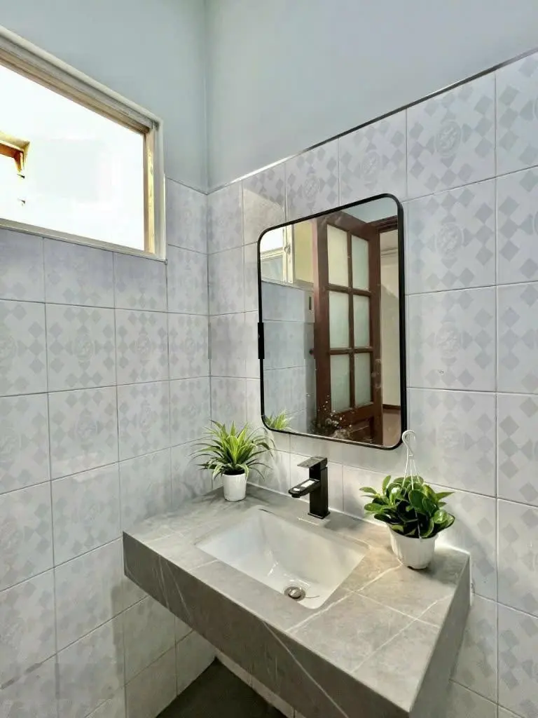 Hiếm! HXT 7m Dương Quảng Hàm - khu đồng bộ an ninh (DT: 4x20m NH 5 tầng) giá 10.5 tỷ