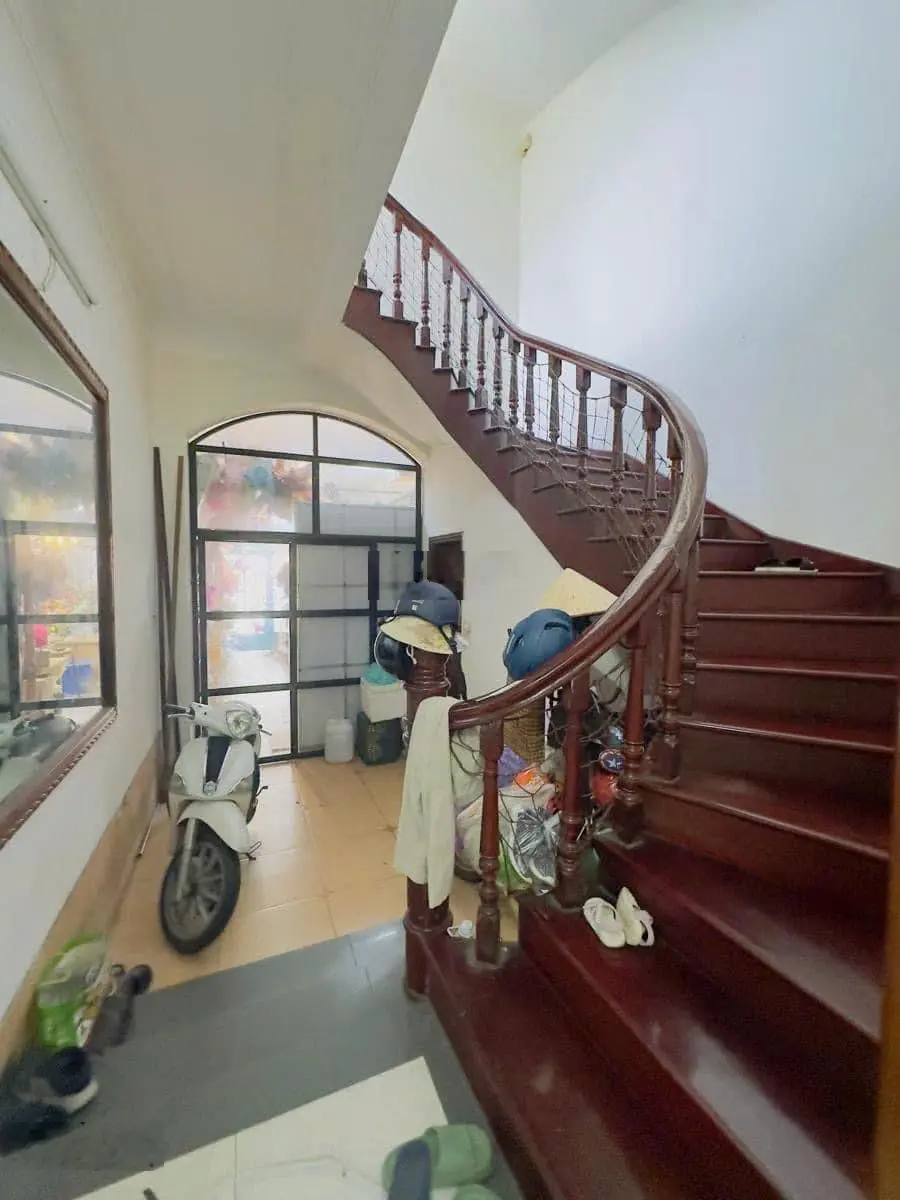 Mặt phố Bạch Mai - ô chờ thang máy - xây toà 8T KD DT 140m2 x 4T MT 4m giá 37,5 tỷ LH 0986 943 ***