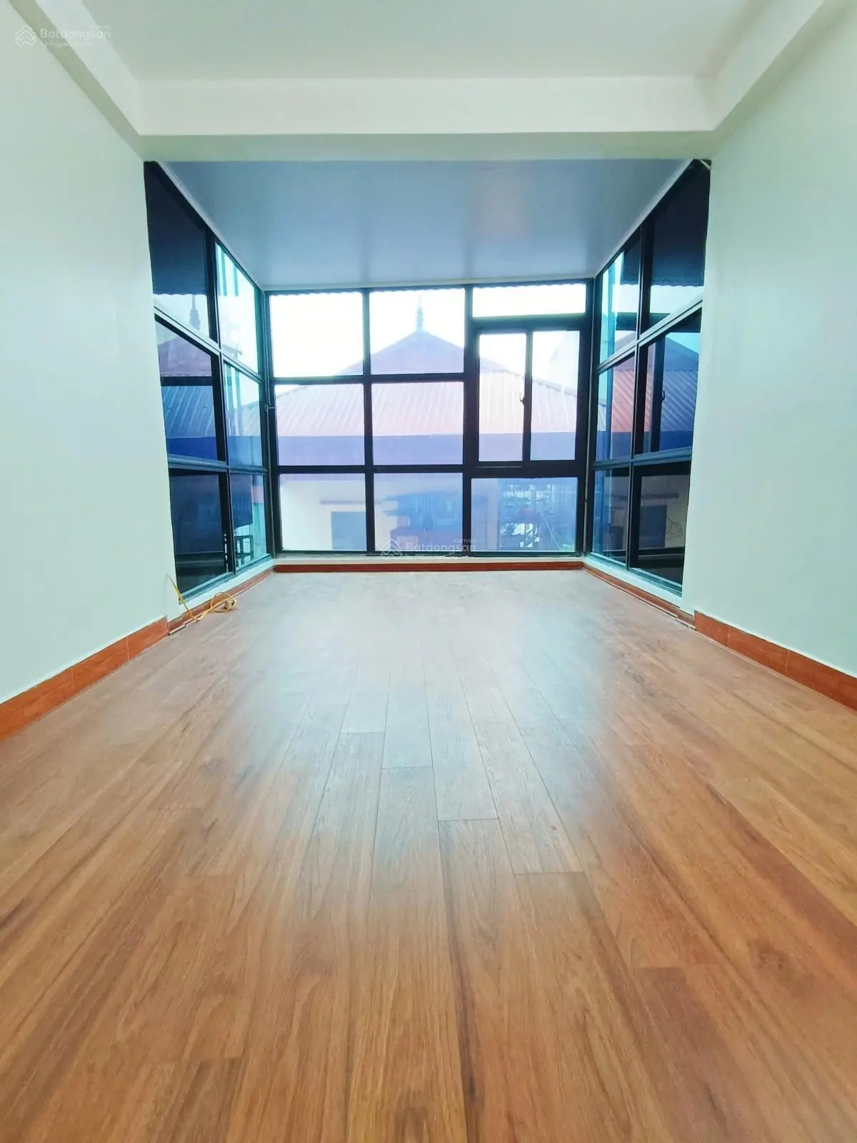 Cần bán nhà riêng phố Cự Lộc 30m 5T MT 3,6m chỉ 5,1 tỷ full nội thất gần ôtô