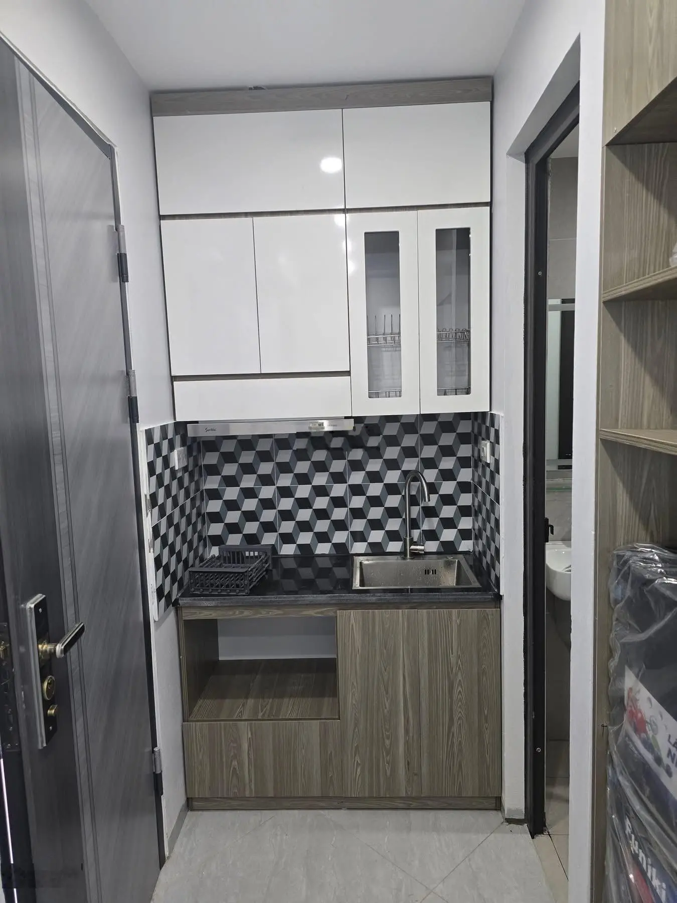Bán nhà dòng tiền xuân phương 25 p . ba bước ra đường 70 giá 18x tỷ.