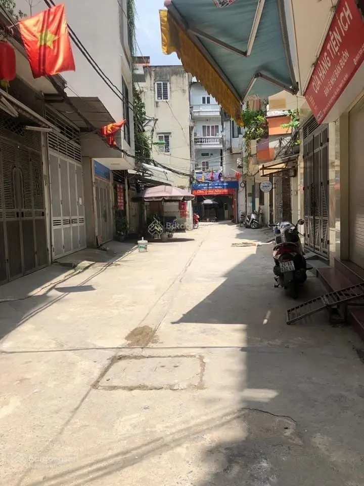 Bán toà nhà CCMN, lô góc, ô tô đỗ cửa, thang máy: 50m2 x9 tầng, MT: 6m. Dòng tiền cao
