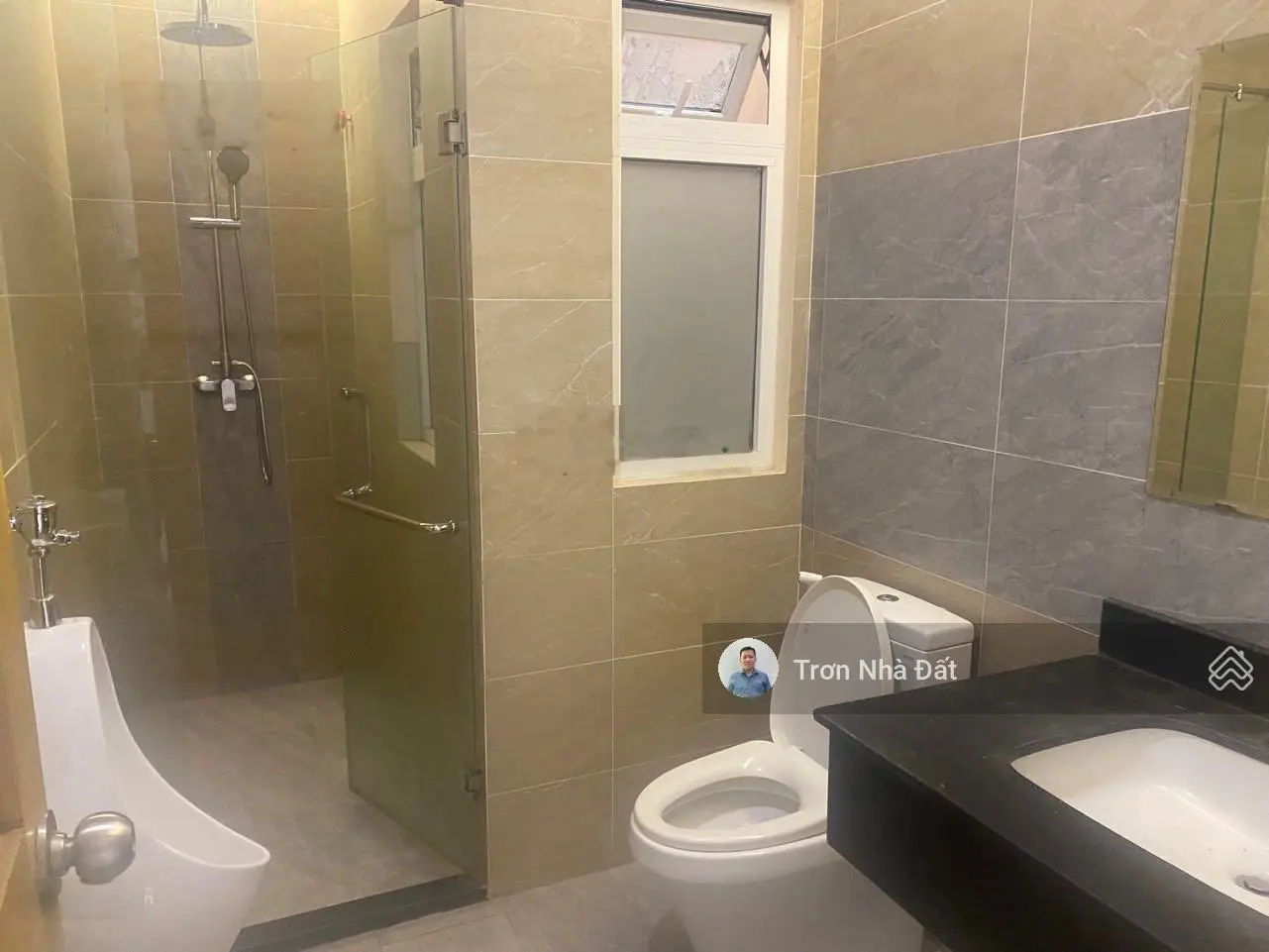 Tôi bán nhà mặt tiền đường số 8 khu Trung Sơn hầm 5L giá mềm 20 tỷ call 0909 227 ***