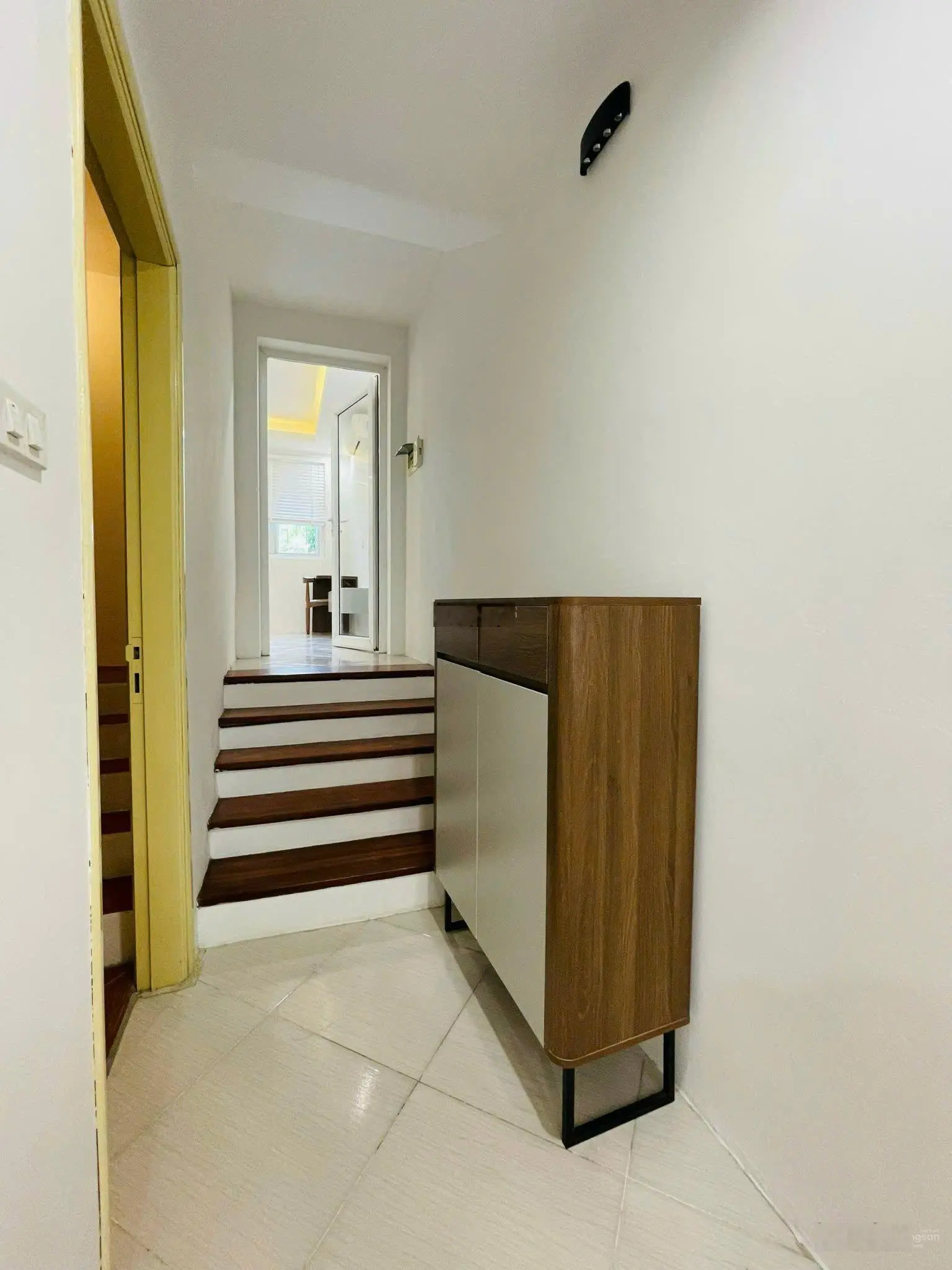 Bán nhà dòng tiền ổn định ở Nghi Tàm, quận Tây Hồ, gần ô tô