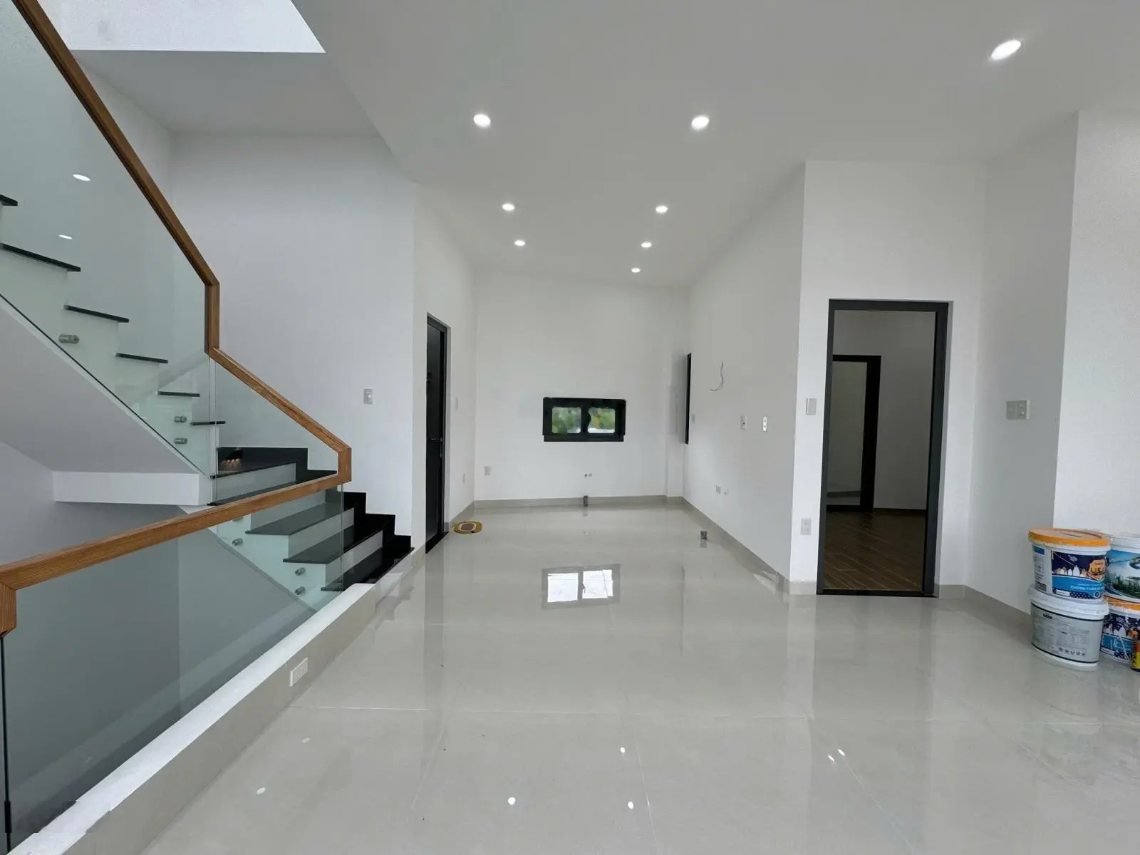 Bán nhà mới 3 tầng mặt tiền đường Hùng Vương (QL1A) thị trấn Diên Khánh, cách cây Dầu Đôi chỉ 300m