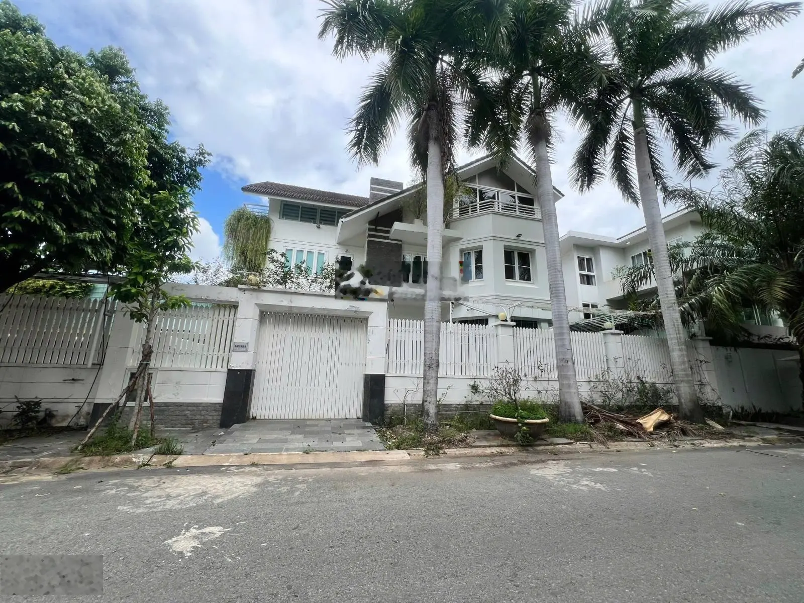 Bán nhà biệt thự MT 3/2 Q10,DT:20x40m CN:800m2 Giá:175 tỷ