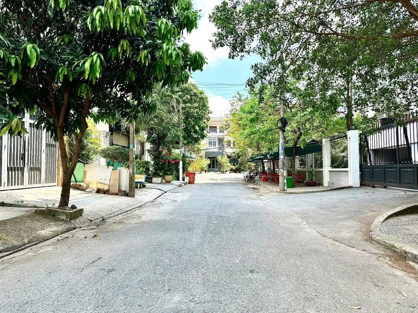 Bán nhà MT Đường Số 43, BTĐông B, Bình Tân, DT 124m2 - 4.5 * 28 - 3 tầng, Giá 11.79 Tỷ TL