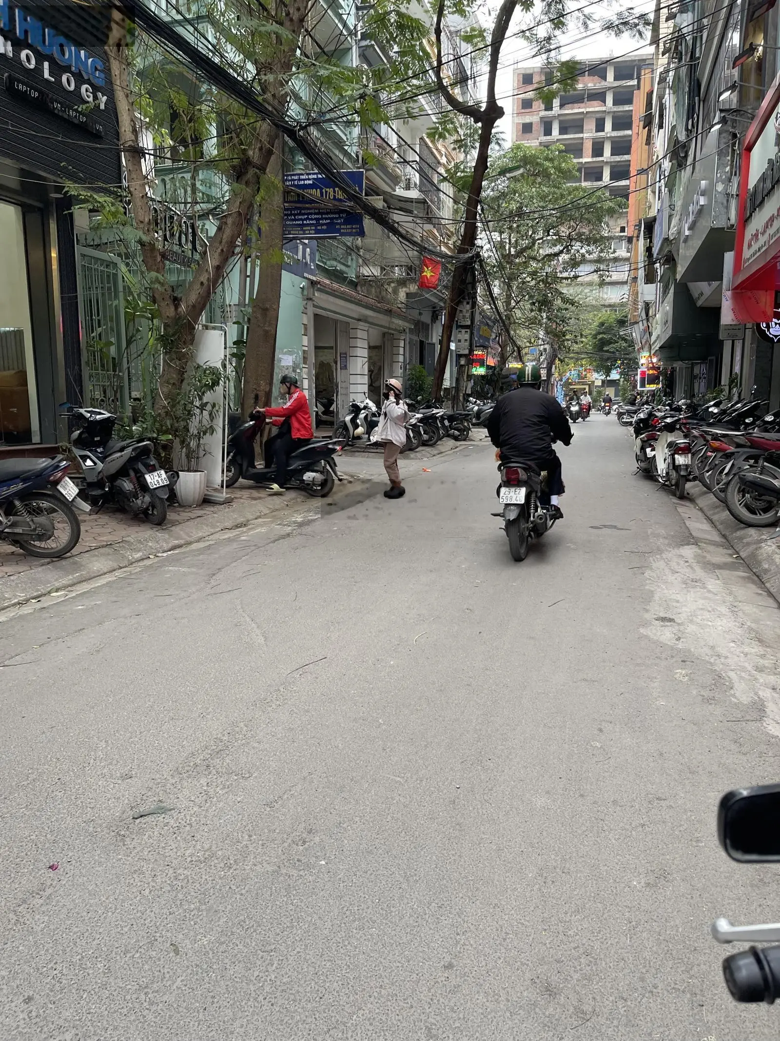 Cần Tiền Bán Gấp -Nhanh Chân Thì Còn-Thái Hà - 6 Tầng Thang Máy - Oto Đỗ Cổng - Lô Góc Thoáng -