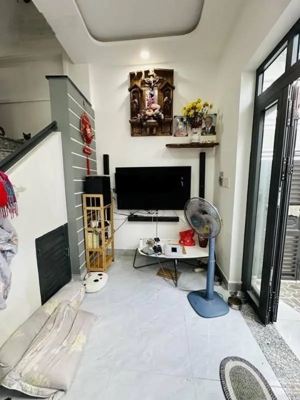 Nhà 1T1L đường Bùi Thế Mỹ cần bán gấp, nhà gần trường THCS Trần Văn Quang, diện tích: 45m2