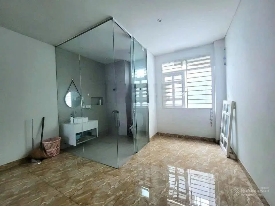 Cô chú chủ nhà cần ra đi gấp căn nhà tâm huyết nằm hẻm đường Đoàn Nguyễn Tuấn, 65m2. Sổ hồng riêng.
