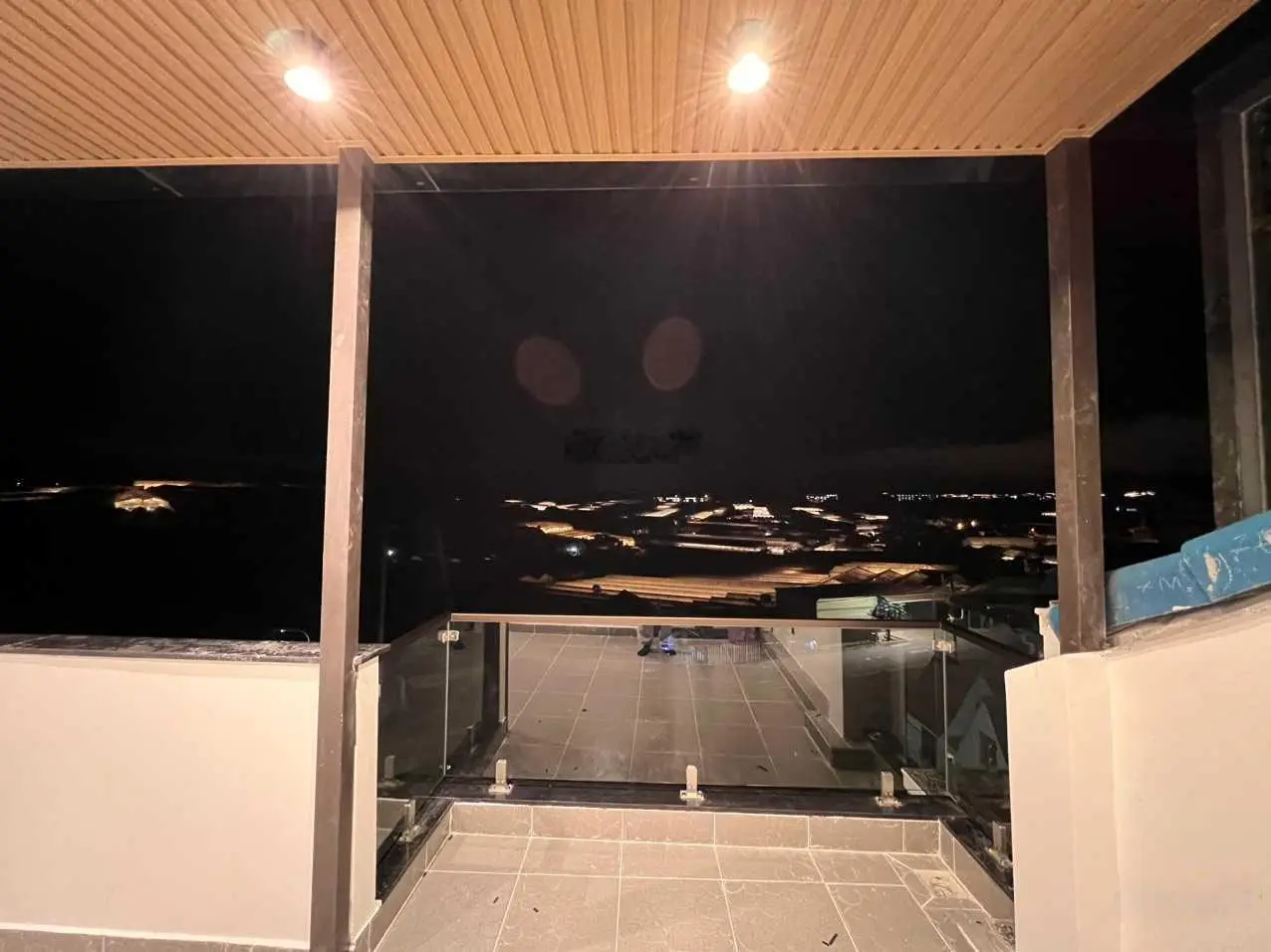 Nhà mới view đẹp góc 2MT KQH Trần Anh Tông 4,5x16m vuông vức 4 tầng cách Hồ Xuân Hương 1km