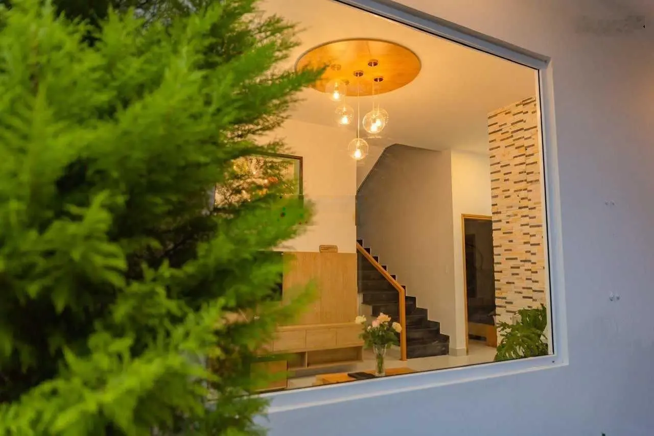 Villa 3 tầng sân vườn Mai Anh Đào, P8, hẻm ô tô, 12x17m, giá 12.5 tỷ TL