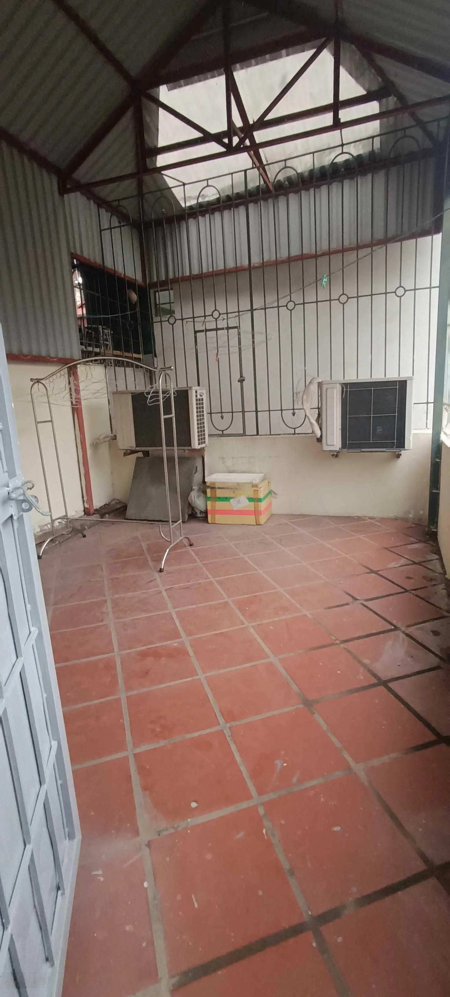 BÁN GẤP NHÀ ĐẸP CẦU GIẤY NGÕ VÍP _ 50M.4 TẦNG .DÂN XÂY.VÔ CÙNG CHẮC CHẮN. OTO ĐẬU CỬA.CHÀO:9.6 TỶ
