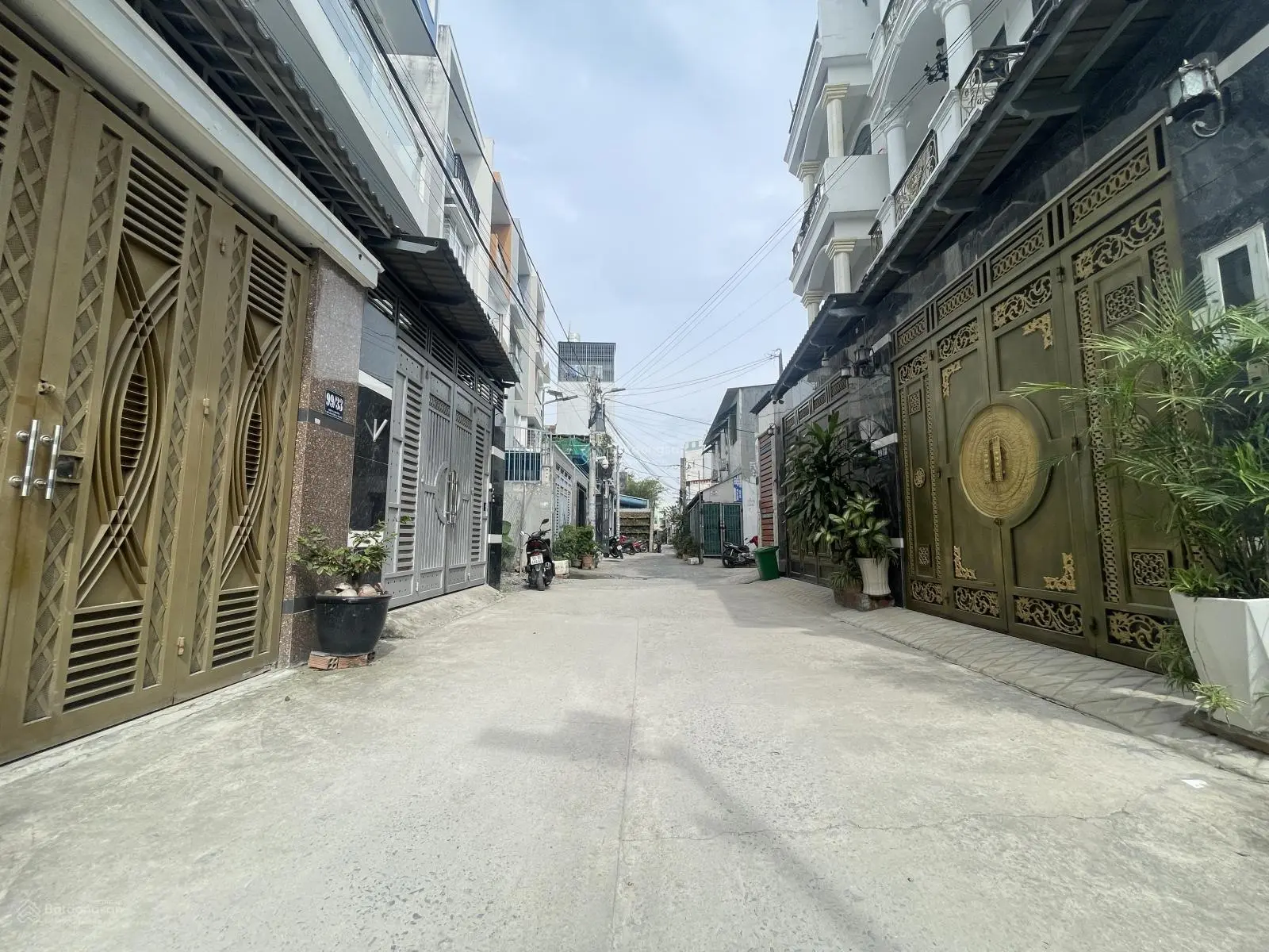 Nhà hiện đại đối diện Giga Mall - Đường thông, ô tô vào tận nhà, nội thất đầy đủ. đầy đủ công năng