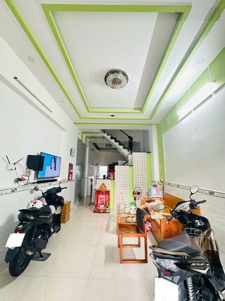 Bán nhà mới 4 tầng mới, đường 6 mét. Diện tích : ngan 4 mét - dài 18 mét. Giá 7 tỷ 500 thương lượn.