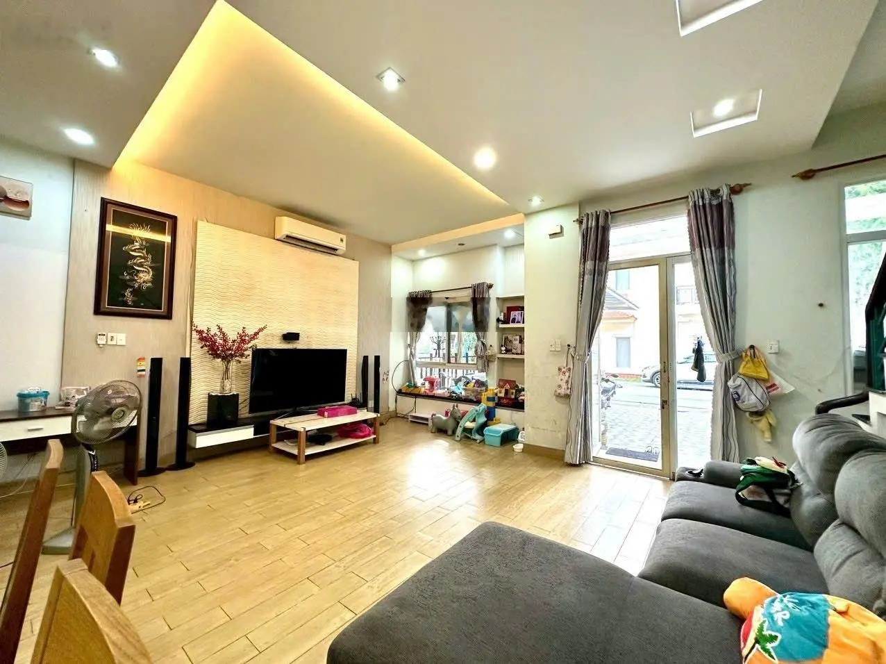 Chính chủ gửi bán nhà Biệt Thự Oasis 1
