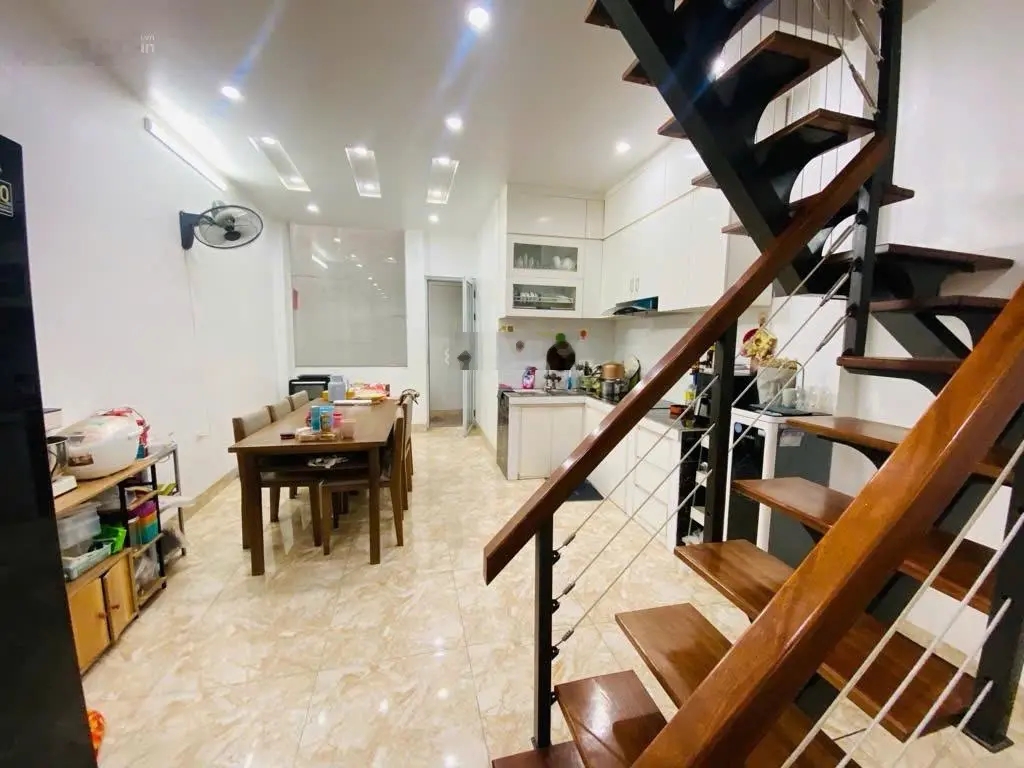 Bán nhà Bạch Mai, Hai Bà Trưng - 2 thoáng - sân để xe - 40m2 x 3T, nhỉnh 5 tỷ
