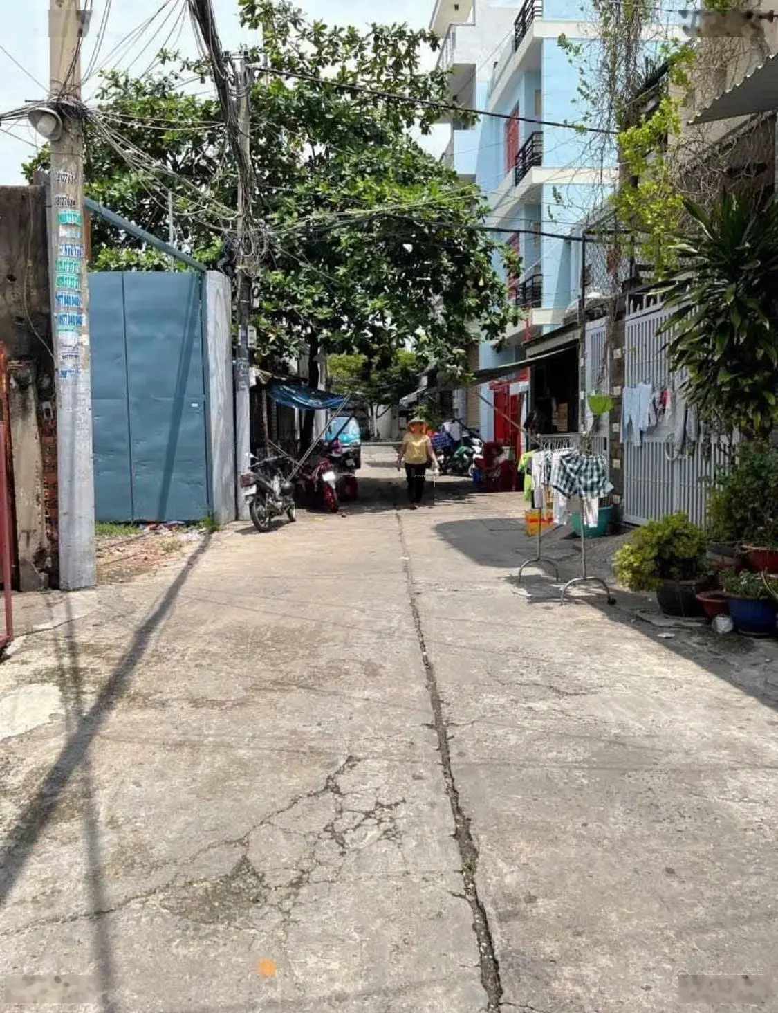 Cần vốn lớn kinh doanh nên bán gấp nhà 80m2 , nằm ngay trung tâm tân phú