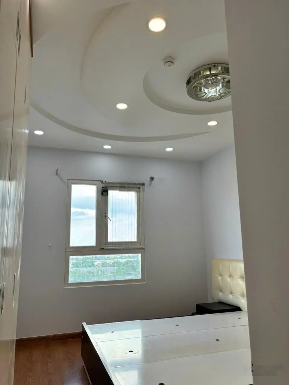 Bán căn hộ 3 phòng ngủ tại Saigonres Vincom Nguyễn Xí, chính chủ giá 4 tỷ LH MR. Hoàng 0932 359 ***