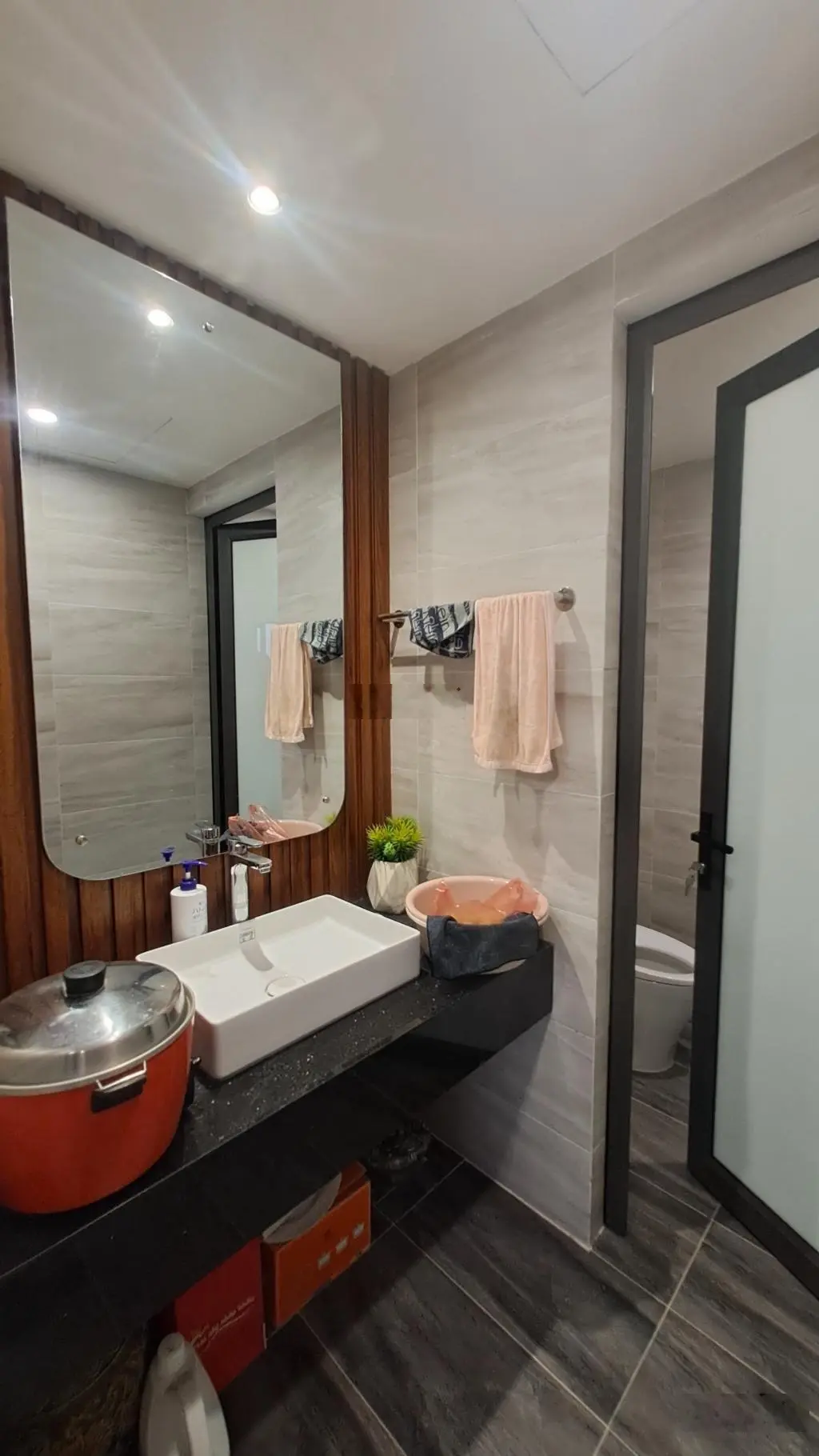 Người quen gửi bán nhà phố võng thị / trích sài diện tích 83m2 6 tầng thang máy đẹp. 077328.1235