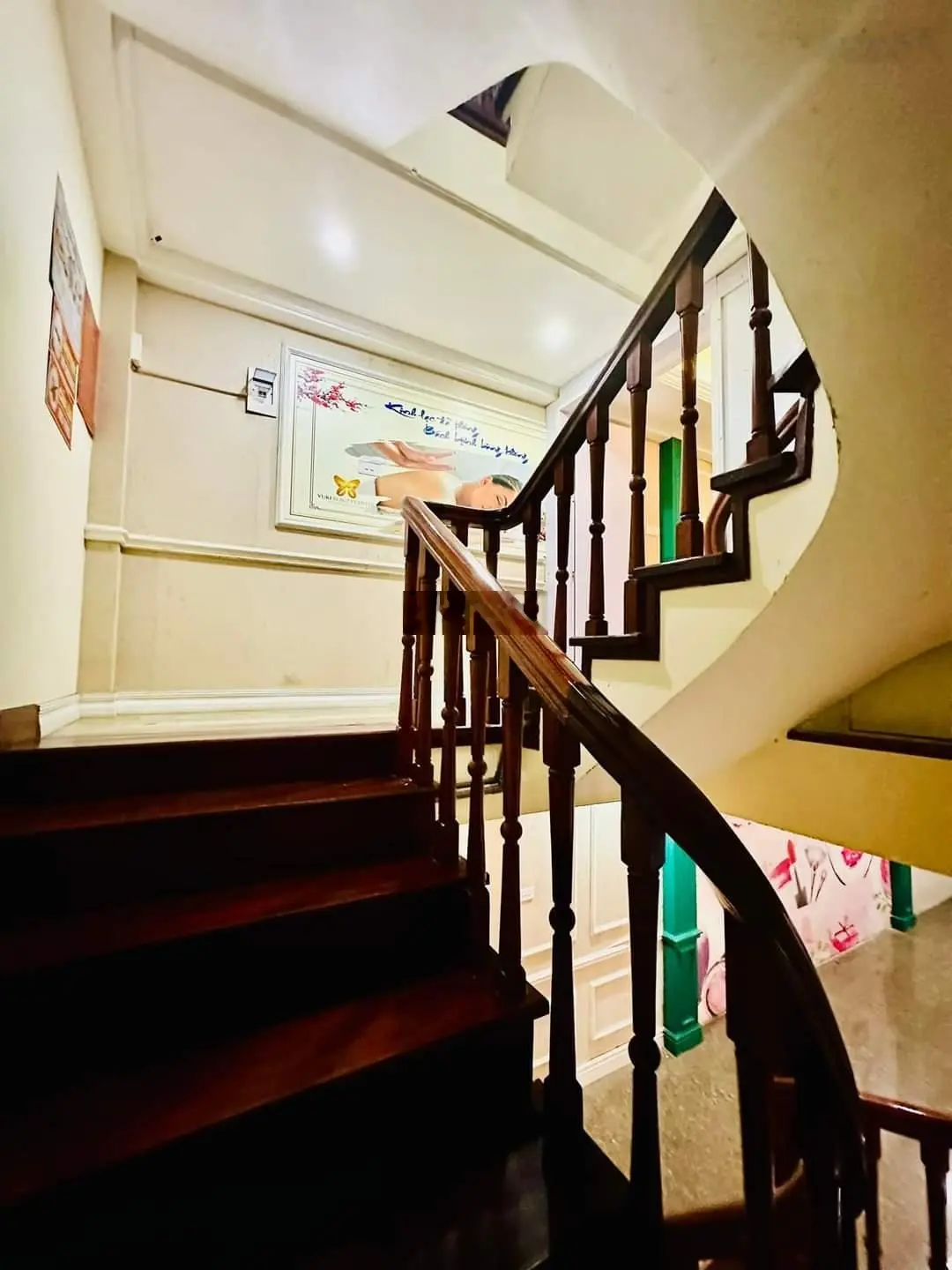 Bán nhà Kim Mã - Phân lô - 2 ôtô tránh - nhà đẹp - mở spa - kinh doanh - 36m2 - 6 tầng - 11 tỷ 4
